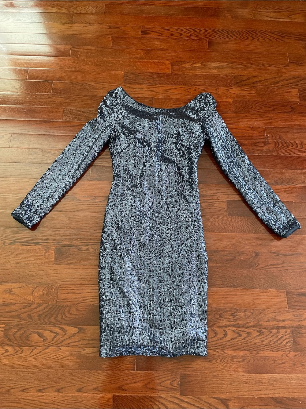 Women’s Midnight Blue Body Con Sequin Long Sleeve Dress  (size 4)